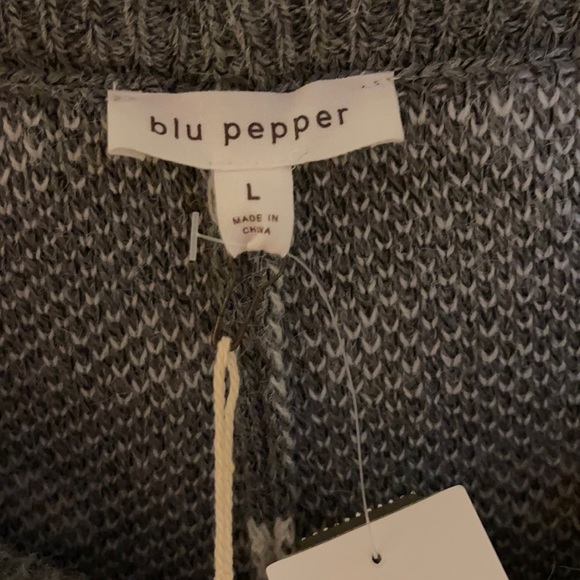 Blu Pepper knitted shorts , size large - Picture 7 of 8